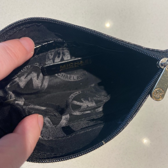 Michael Kors MK logo Shiny Black Zipper Wallet - Picture 10 of 15